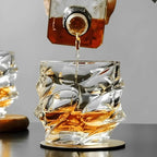 Copo de Whisky Escultural em Vidro Torcido