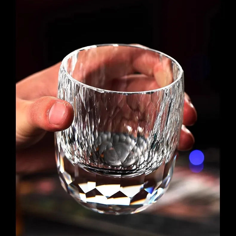 Copo Austríaco de vidro lapidado com corte Diamante